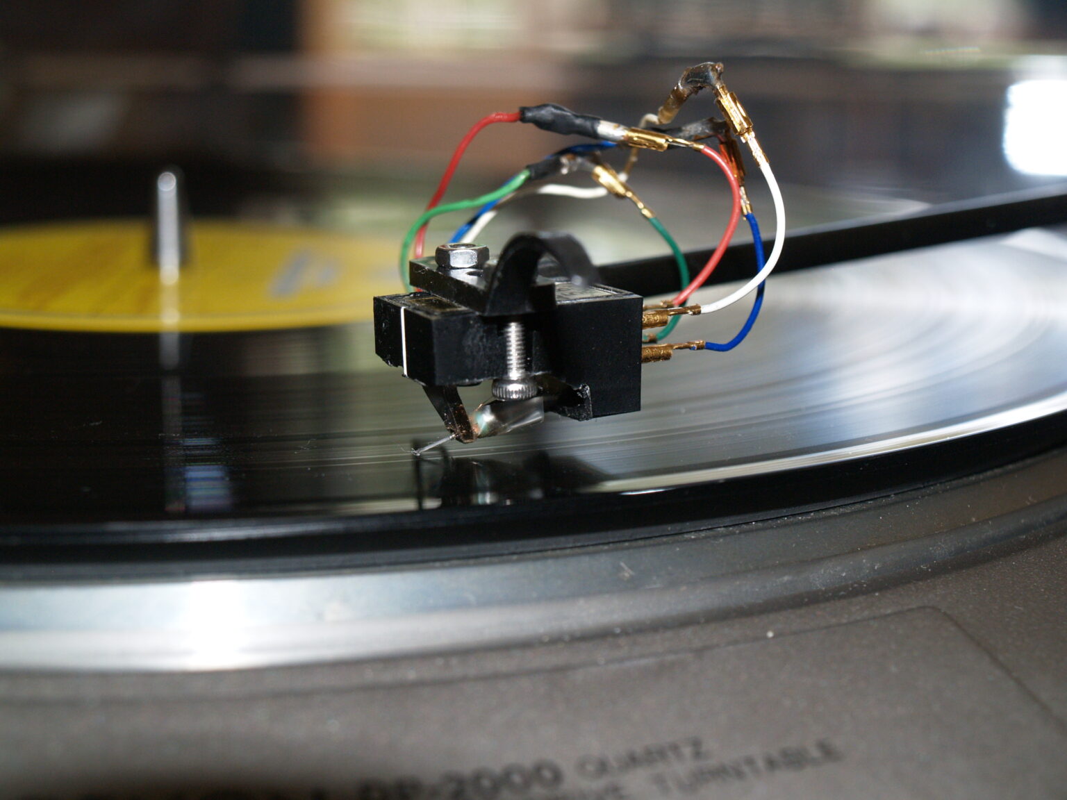 Services PHONO CARTRIDGE REPAIR & RETIPPING.